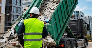 Вывоз строительного мусора в Краснотурьинске: услуги лицензированной компании — ПроМусор